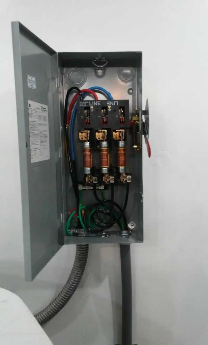 Three-phase disconnect switch installed for Smoke Detector Installation in Castroville